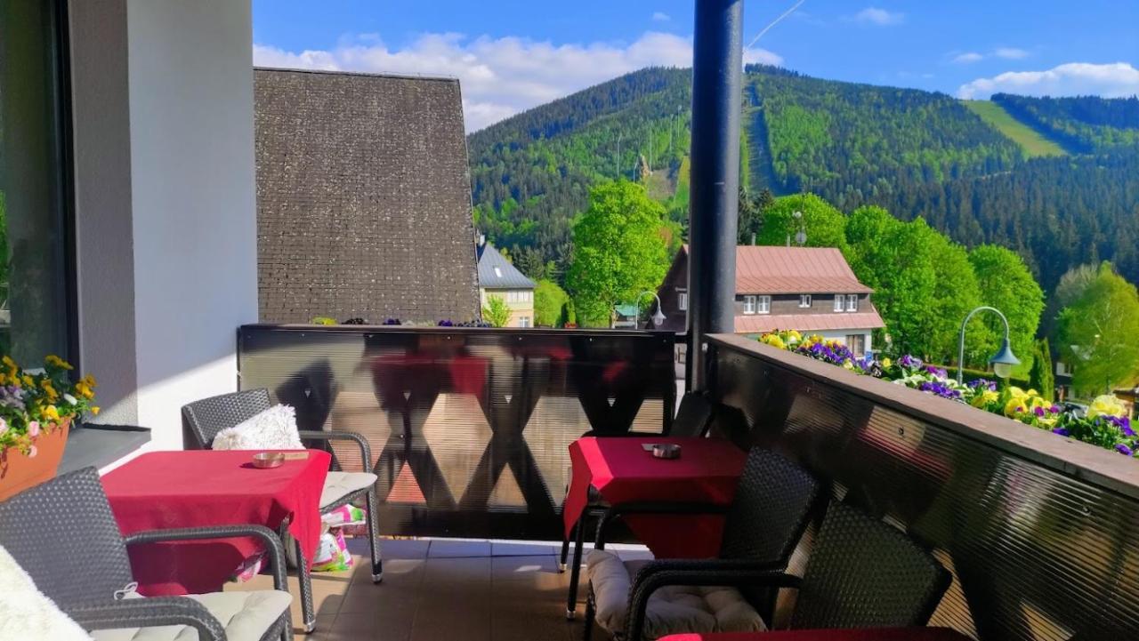 Grand Harrachov Pension V Centru Eksteriør billede
